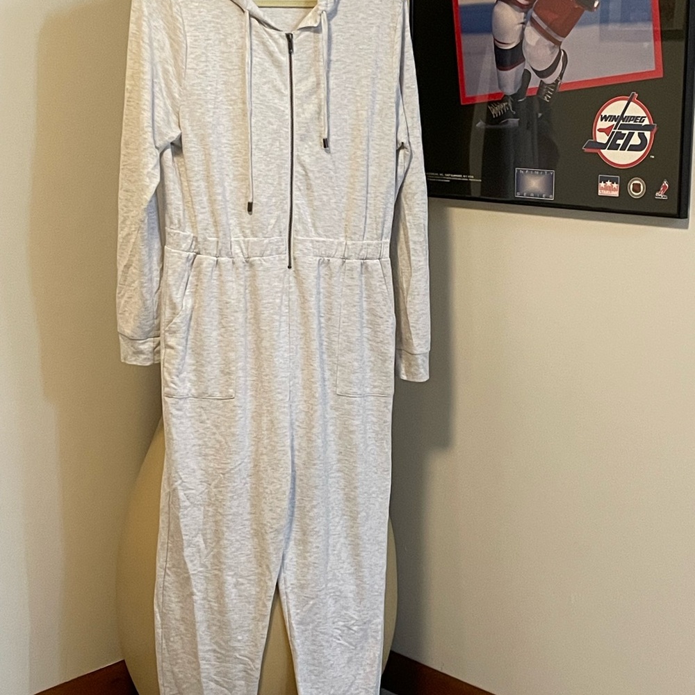 Lovestitch from LuLu’s grey 1/2 zip hooded jumpsuit